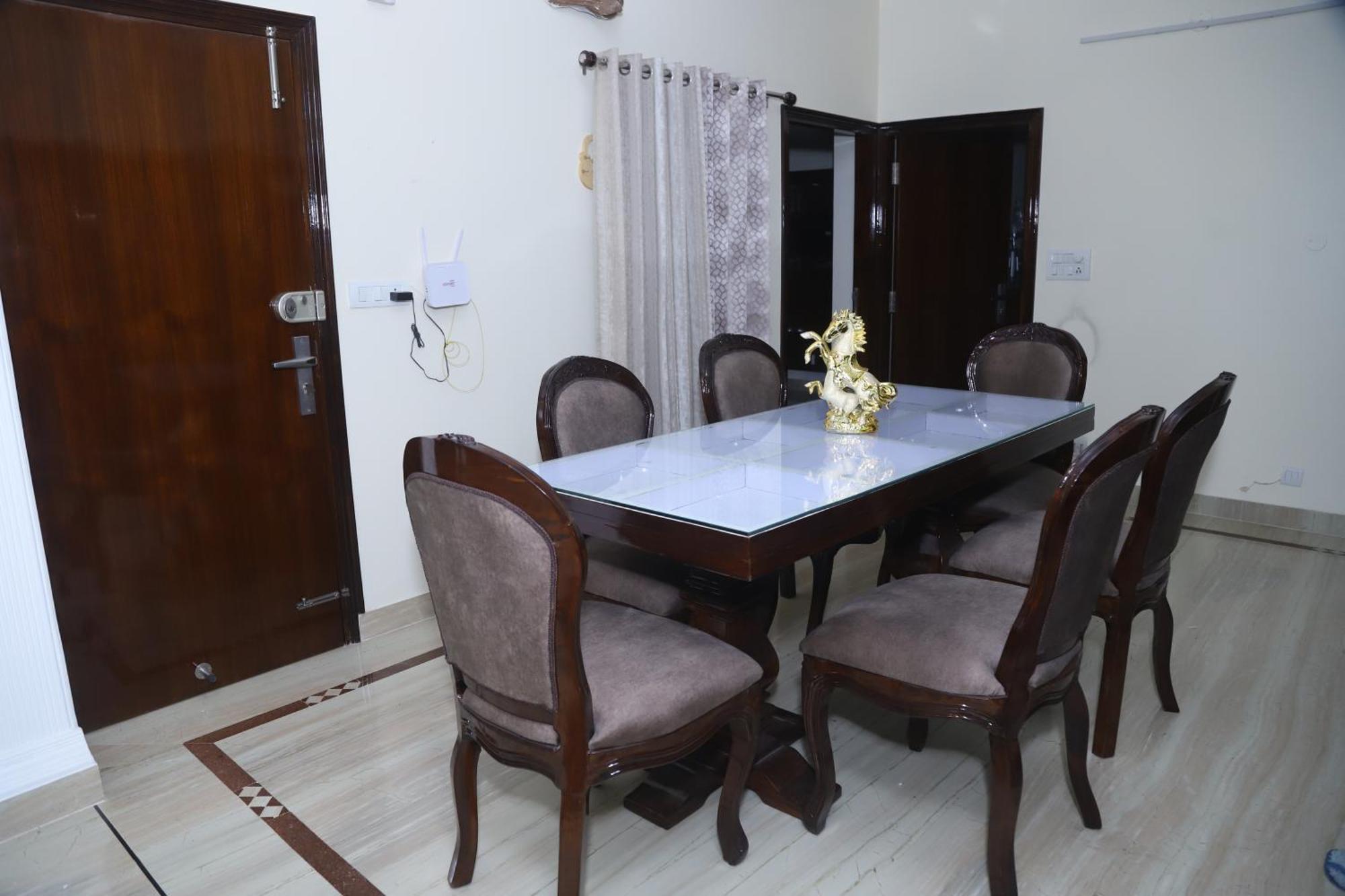 Divine India Service Apartment 3Bhk,B57 Sarita Vihar,Apollo نيودلهي المظهر الخارجي الصورة